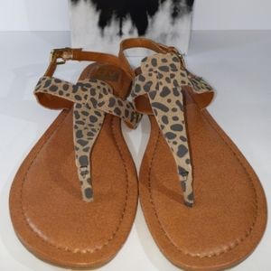 NWOT Dolce Vita Sandals - Ankle Strap -

Never Wor